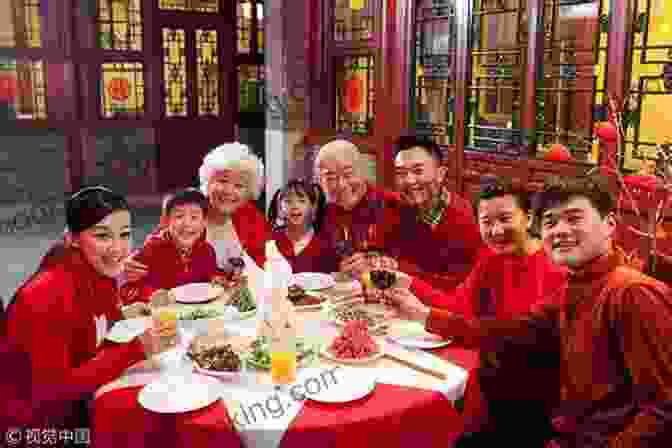 A Group Of Chinese Immigrants Gathered For A Traditional Family Dinner Shanghai Homes: Palimpsests Of Private Life (Global Chinese Culture)